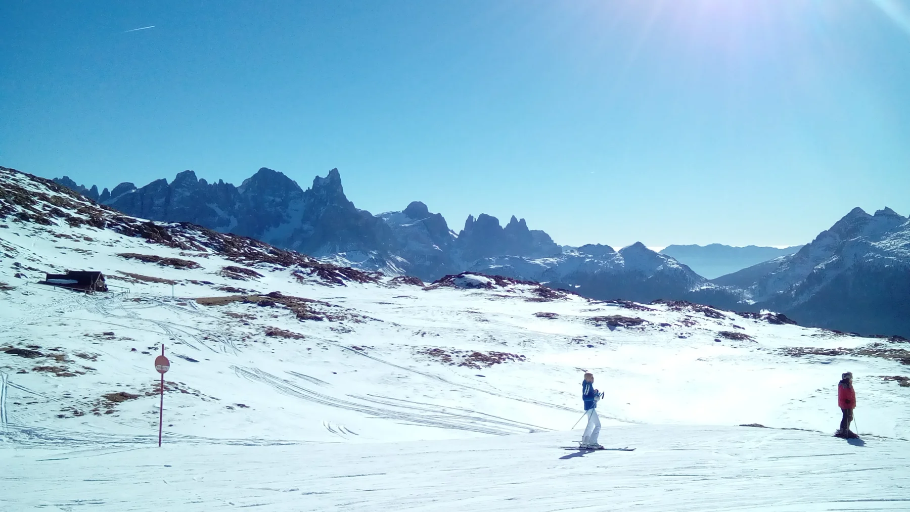Piste e panorama innevato del comprensorio Alpe Lusia